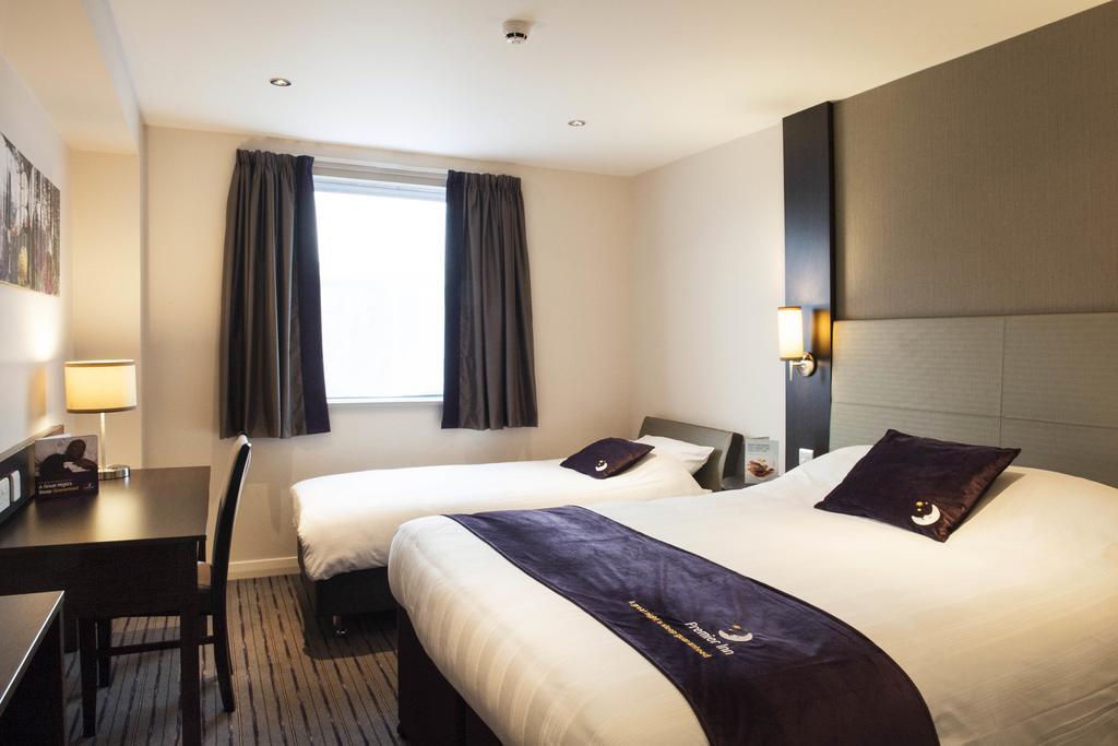 Premier Inn Manchester - Prestwich Kültér fotó
