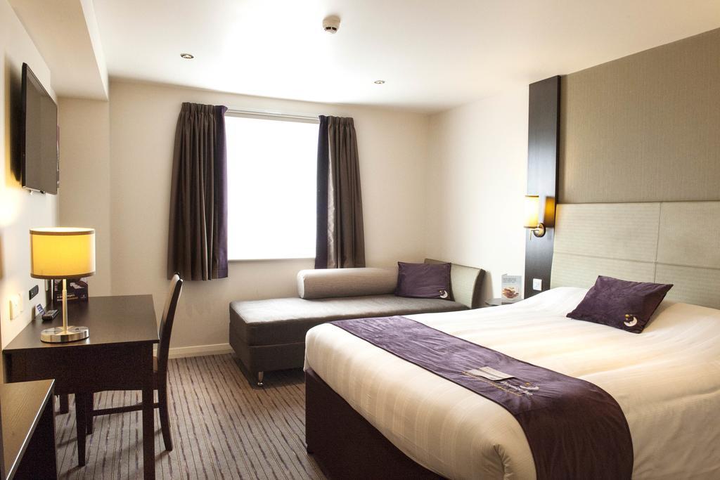 Premier Inn Manchester - Prestwich Kültér fotó