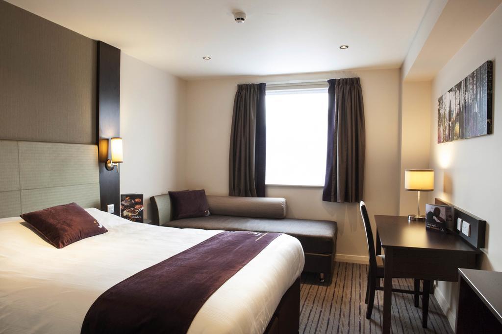 Premier Inn Manchester - Prestwich Kültér fotó