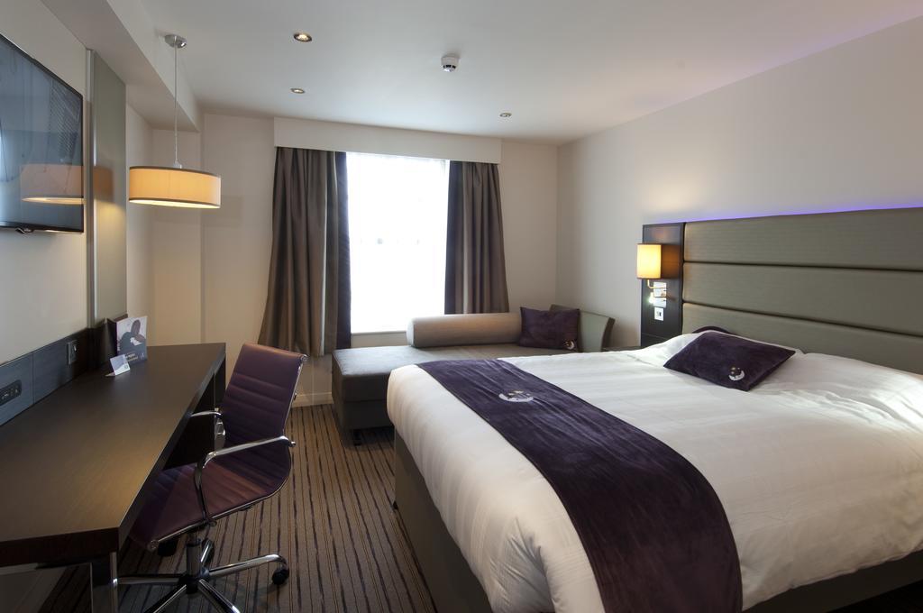 Premier Inn Manchester - Prestwich Kültér fotó