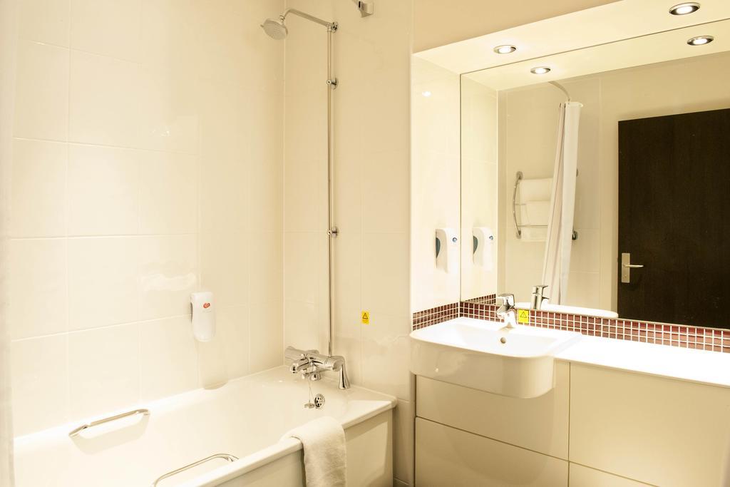 Premier Inn Manchester - Prestwich Kültér fotó